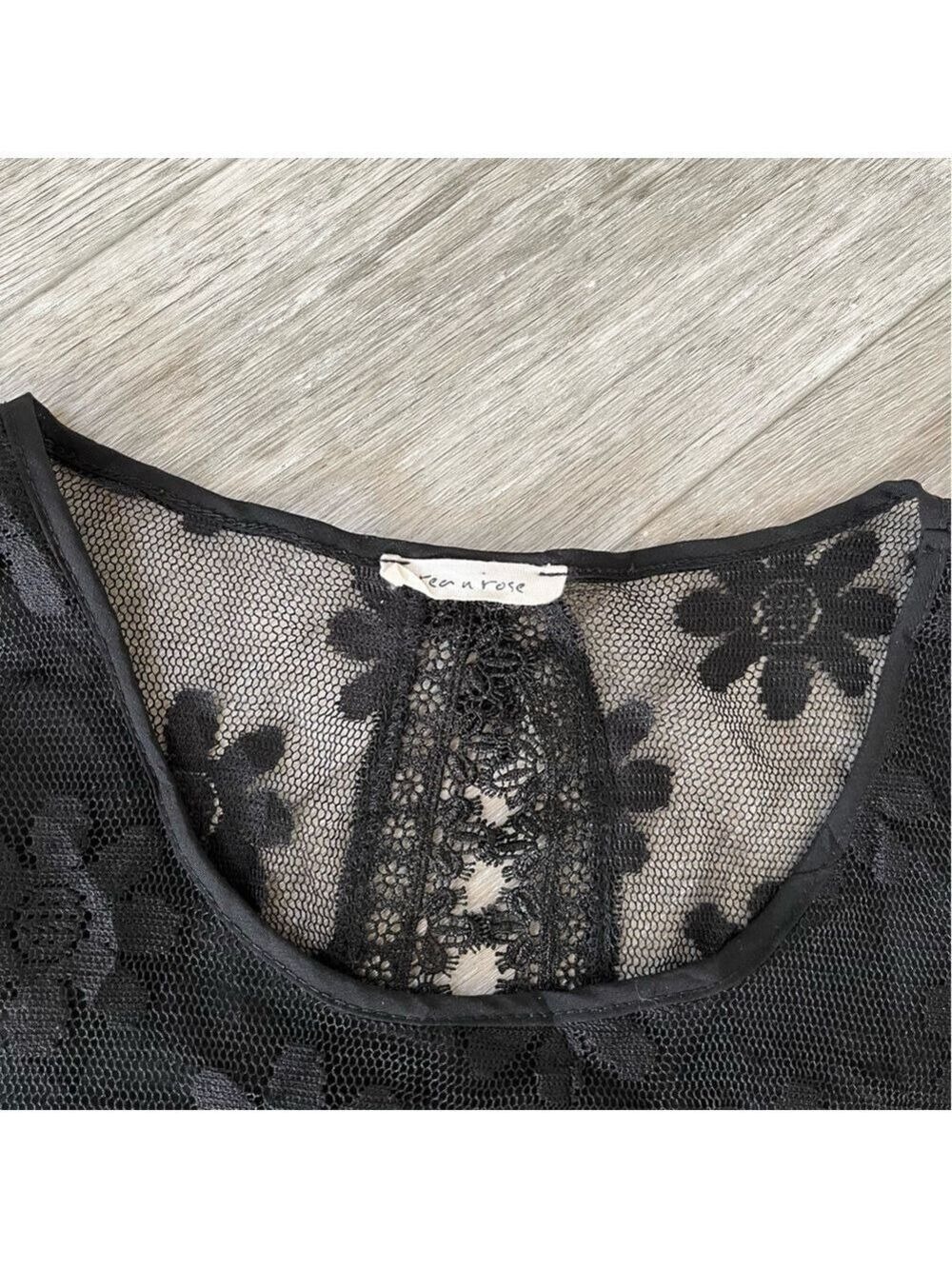 Black Sheer Lace Daisy Flower Sleeveless Top with Open Back S/M - Picture 13 of 14